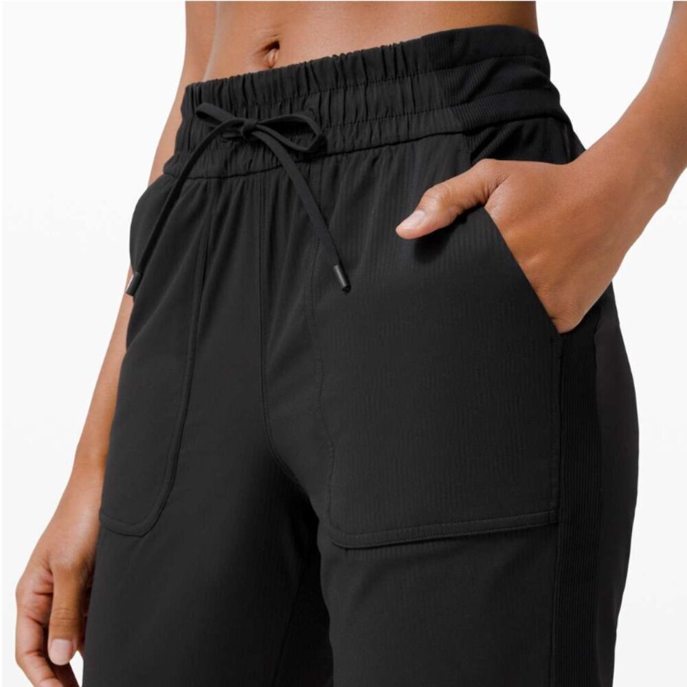 Lululemon Beyond The Studio Jogger Womens 6 Pants Athleisure 28x28 Black LW5CZHS - Picture 5 of 12
